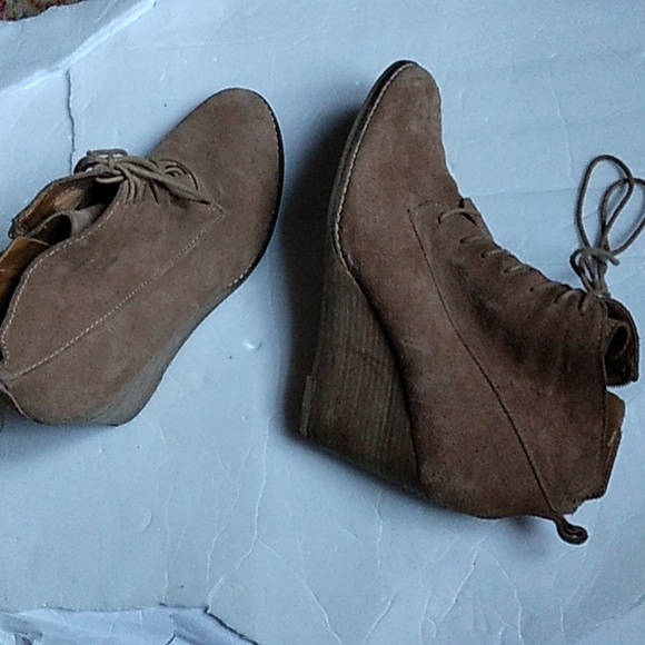 Lucky brand lace up ankle boots - Picture 2 of 7